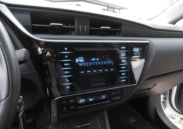 Toyota Auris cena 51893 przebieg: 53700, rok produkcji 2018 z Dąbrowa Tarnowska małe 172